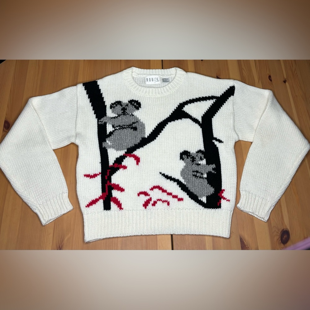 Koala Cropped Sweater - Picture 3 of 10